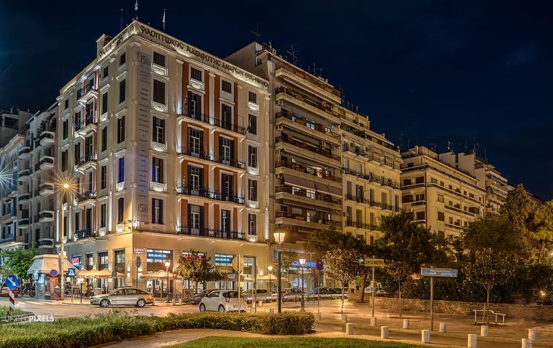 Historic building at night, Thessaloniki — © Athanasios Panagiotopoulos