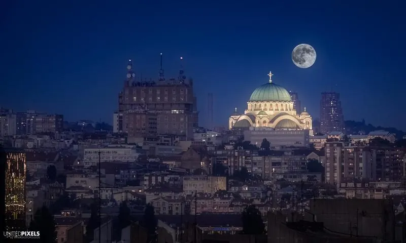 Saint Sava Temple with full moon, Belgrade — © Athanasios Panagiotopoulos