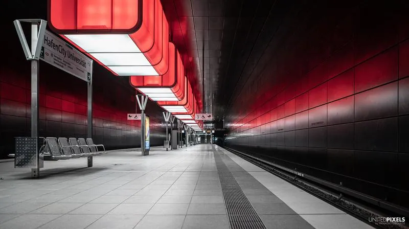 HafenCity Universität U-Bahn, Hamburg — © Athanasios Panagiotopoulos